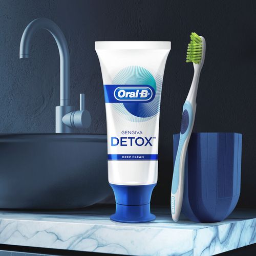 Creme Dental Oral-B Gengiva Detox Deep Clean 102g